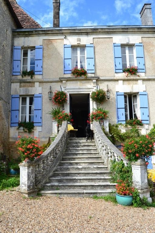 Manoir La Breuille Bed & Breakfast Montmoreau Exterior photo