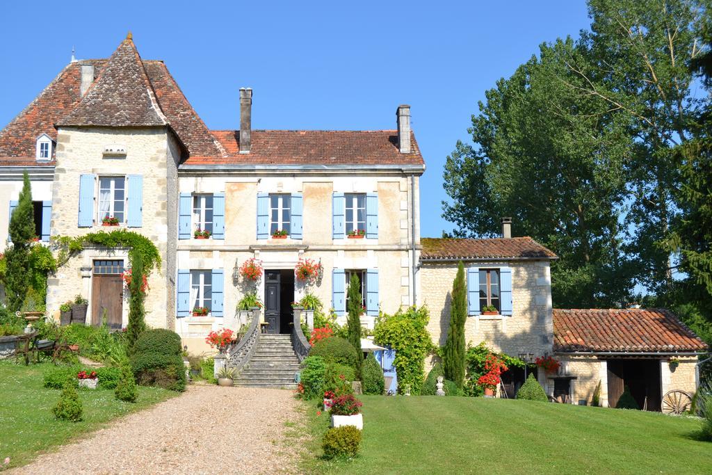 Manoir La Breuille Bed & Breakfast Montmoreau Exterior photo